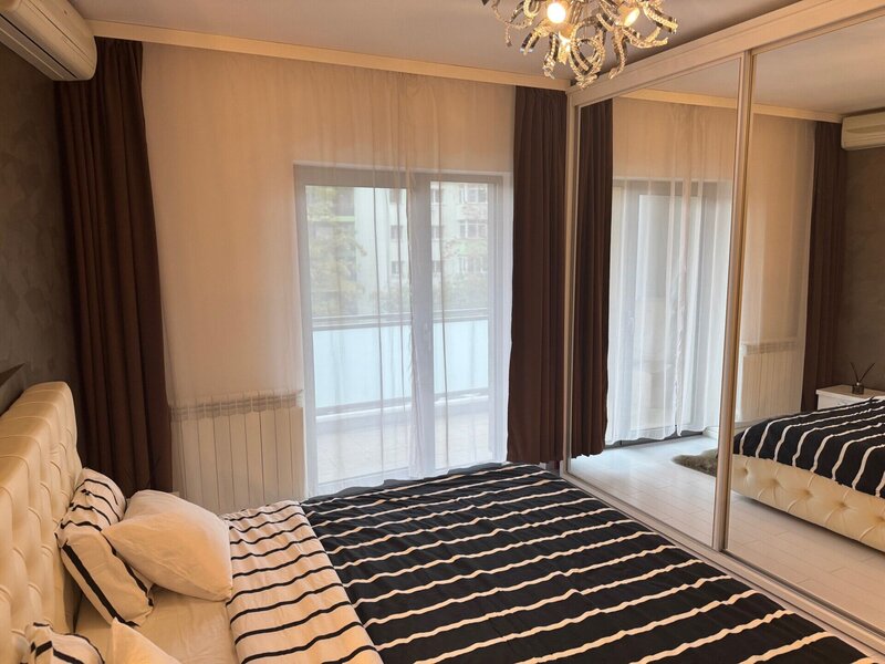 Doamna Ghica Plaza, apartament cu 3 camere de vanzare.