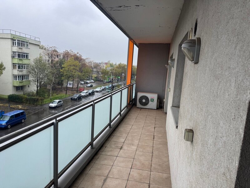 Doamna Ghica Plaza, apartament cu 3 camere de vanzare.